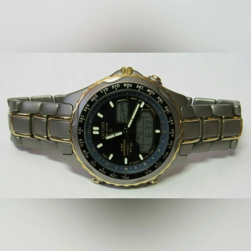 CITIZEN ECO-DRIVE Solar Titanium Dual-Display men’s watch